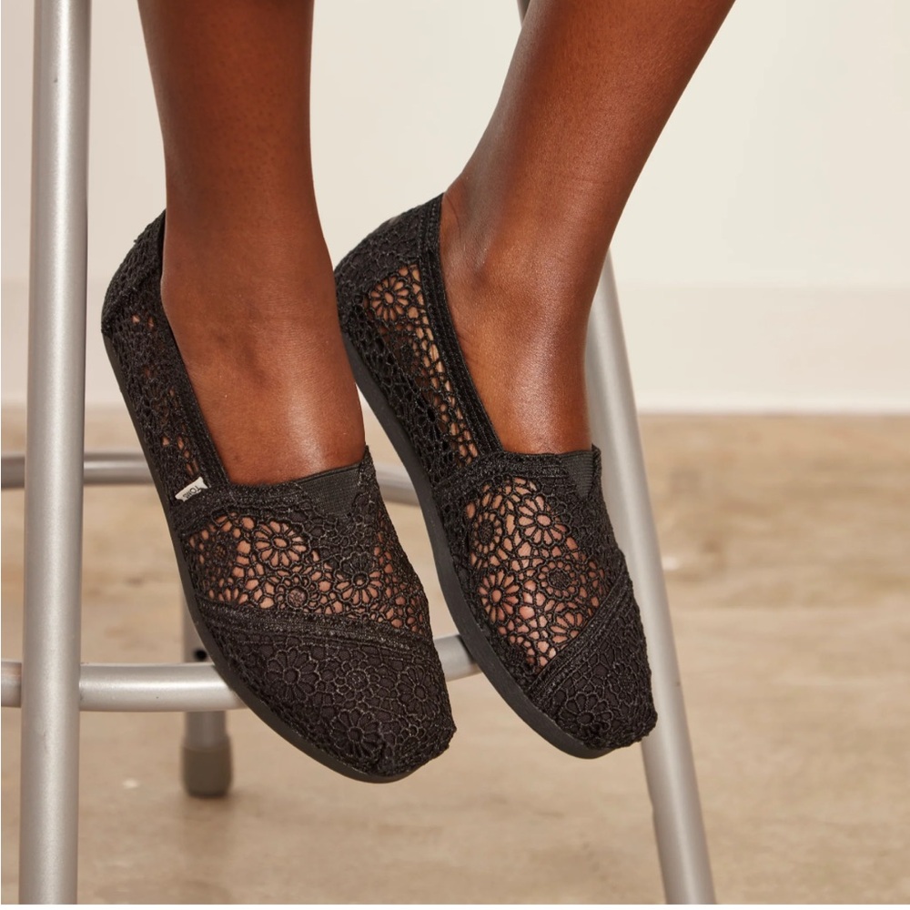 TOMS | Women's Classic Black Morocco Crochet - Size 7